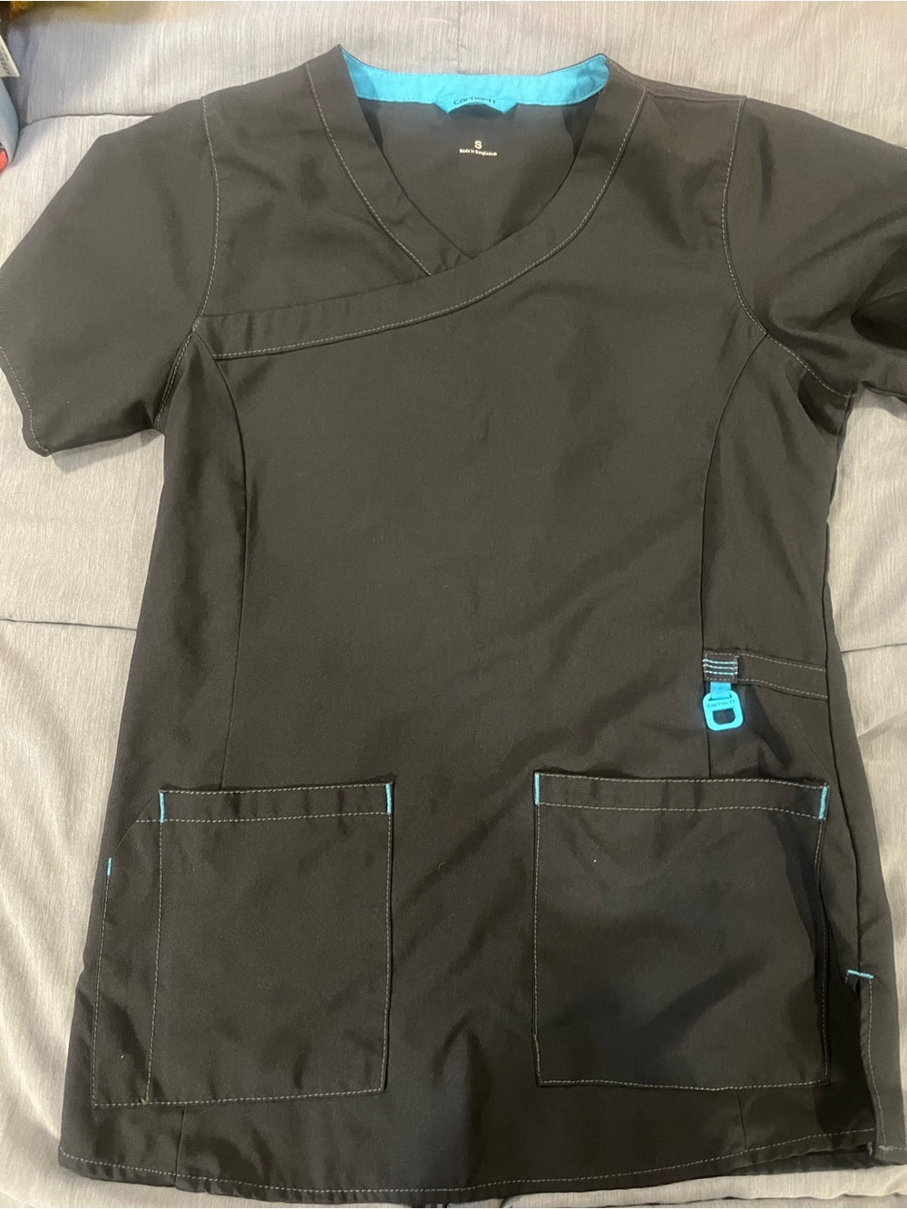Carhartt Women’s S Black Scrub Top with Blue Accent